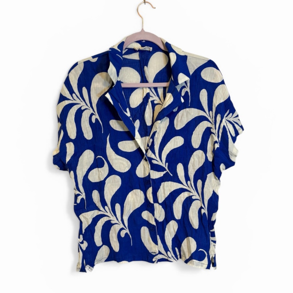 Umgee Blue‎ White Floral Blouse Lightweight Button Front Top Women’s M